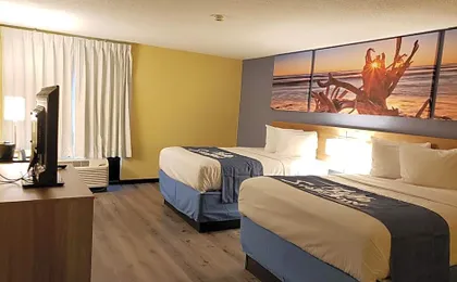 Days Inn & Suites by Wyndham Merrillville