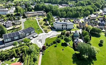 Hotel Am Kurhaus mit erstem Ayurveda Center Sachsens - direkt am Gesundheitsbad ACTINON & Kurpark