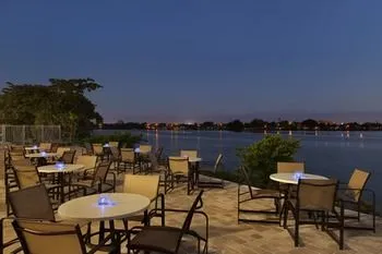 Cambria hotel & suites Miami Airport - Blue Lagoon