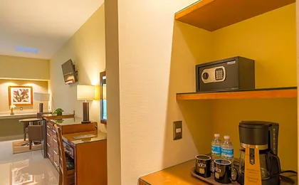 Hotel Ecce Inn & Spa