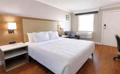 Destin Inn & Suites