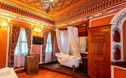 Old Legends Hotel