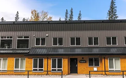 Jasper East Hostel - Near Jasper National Park East Gate Entrance