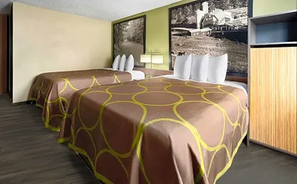 Super 8 by Wyndham St. Clairsville OH/Wheeling WV Area
