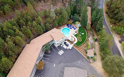 Cedar Lodge