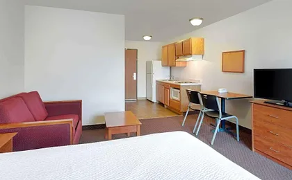 WoodSpring Suites Tyler Rose Garden