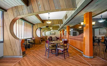 Quality Inn & Suites At Coos Bay