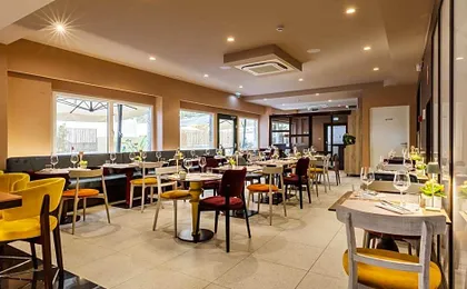 Adesso Hotel