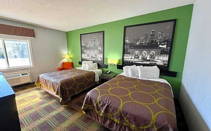 Super 8 by Wyndham Sweet Springs