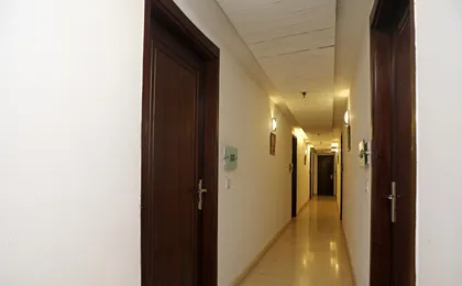 OYO 4258 Hari's Court Inns & Hotels