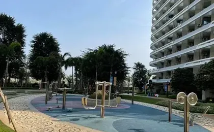 Danzhou walnut Lane Theme Hotel