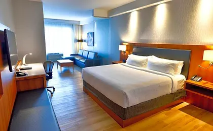 Holiday Inn Express & Suites Vaudreuil-Dorion By IHG