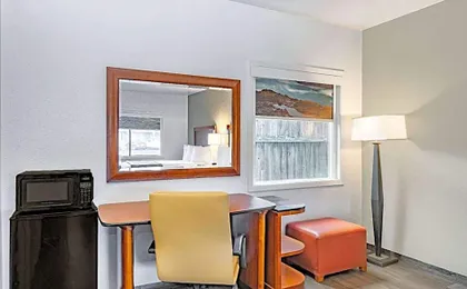 Oceanside Inn & Suites, a Days Inn by Wyndham