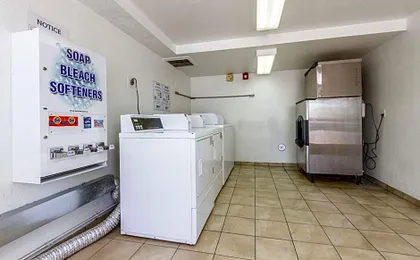 Motel 6 Tempe, AZ – Phoenix Airport – Priest Dr