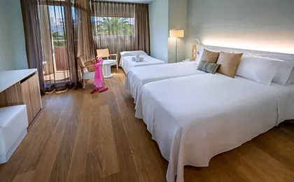 Monica Hotel