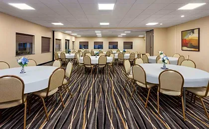 Super 8 by Wyndham Copley Akron