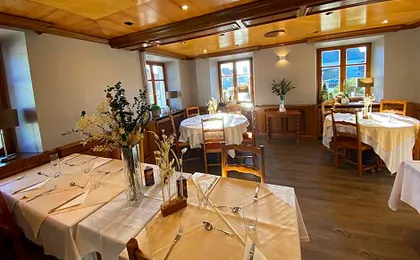 Logis Hôtel Restaurant Au Lion Rouge