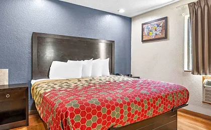 Econo Lodge Akron Copley Northwest