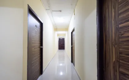 OYO Flagship 30106Prafulla Devi Guest House Rajarh