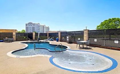 Hampton Inn & Suites Dallas-Lewisville/Vista Ridge Mall