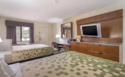 Econo Lodge Atlanta Airport East