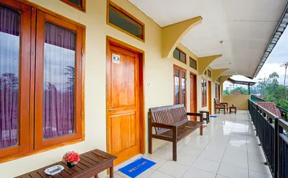 Super OYO 2961 Artana Bed & Breakfast