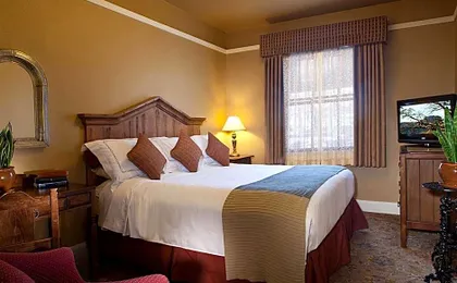Hassayampa Inn