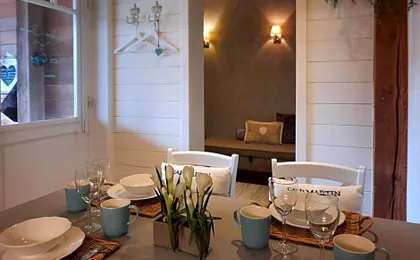 Casa-Cosi, tourist & business suites & flats with reserved parking and private terraces in shared garden with seasonal pool included, private sauna available