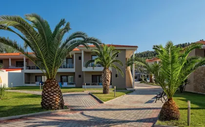 Lagomandra Beach Hotel