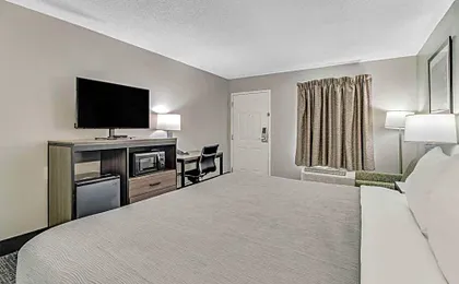 Quality Inn - White House