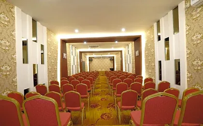 Green Rose Hotel