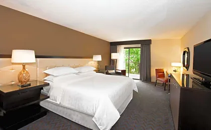 Sheraton Minneapolis West Hotel