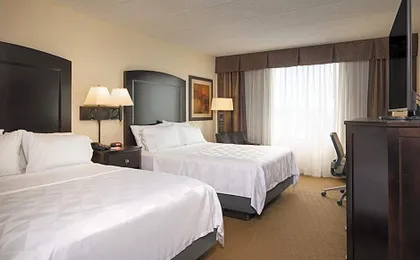 Holiday Inn and Suites Charleston West By IHG