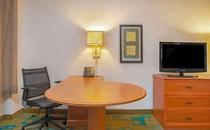 La Quinta Inn & Suites by Wyndham Usf (Near Busch Gardens)