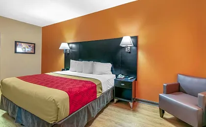 Econo Lodge Northport near University