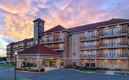 La Quinta Inn & Suites by Wyndham Marble Falls