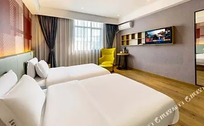 Moli Hotel (Guangzhou Yongqingfang Zhongshan 8th Road Subway Station)