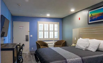 Orange Tustin Inn in Orange