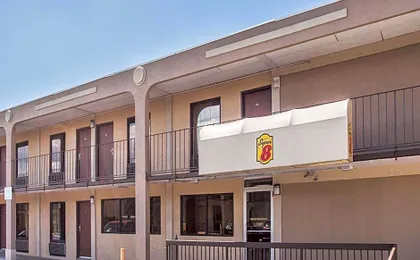 Super 8 by Wyndham Camp Springs/Andrews AFB DC Area