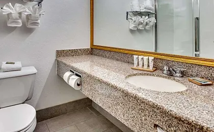 Country Inn & Suites by Radisson, Grand Rapids Airport, MI