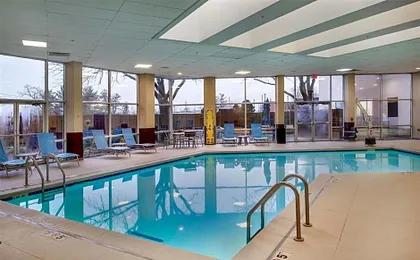 Embassy Suites By Hilton Hotel St. Louis-Airport