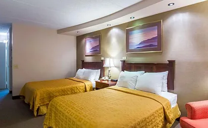Plaza Inn & Suites