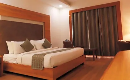 The Grand Aurra