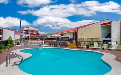 Super 8 by Wyndham Kerrville TX