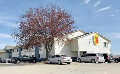 Super 8 by Wyndham Smithville/Kansas City