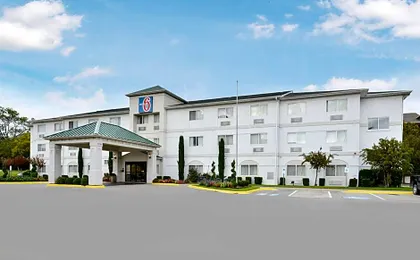 Motel 6 Dallas, TX - North - Richardson