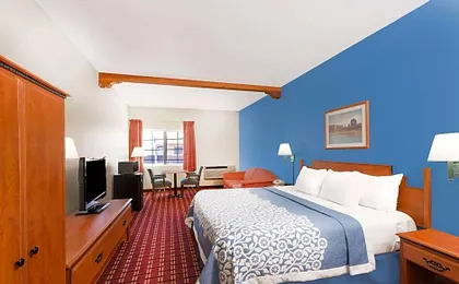 Days Inn & Suites by Wyndham Lordsburg