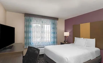 La Quinta Inn & Suites by Wyndham Fayetteville