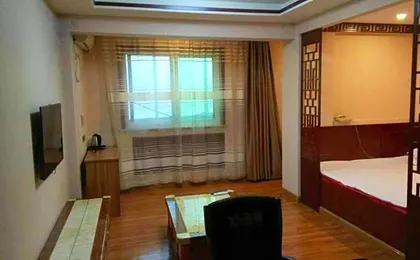 Shell Zhaozhong Ancient Street Jinzhong County Railway Station Hotel