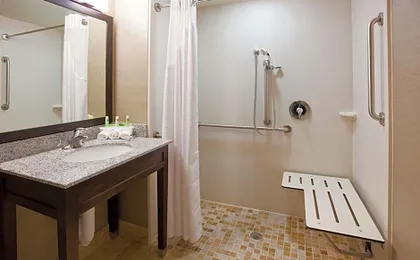 Holiday Inn Express and Suites Willmar By IHG